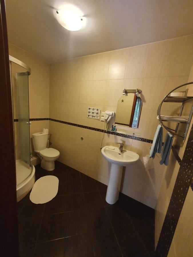 Hotel Graf Łask 外观 照片